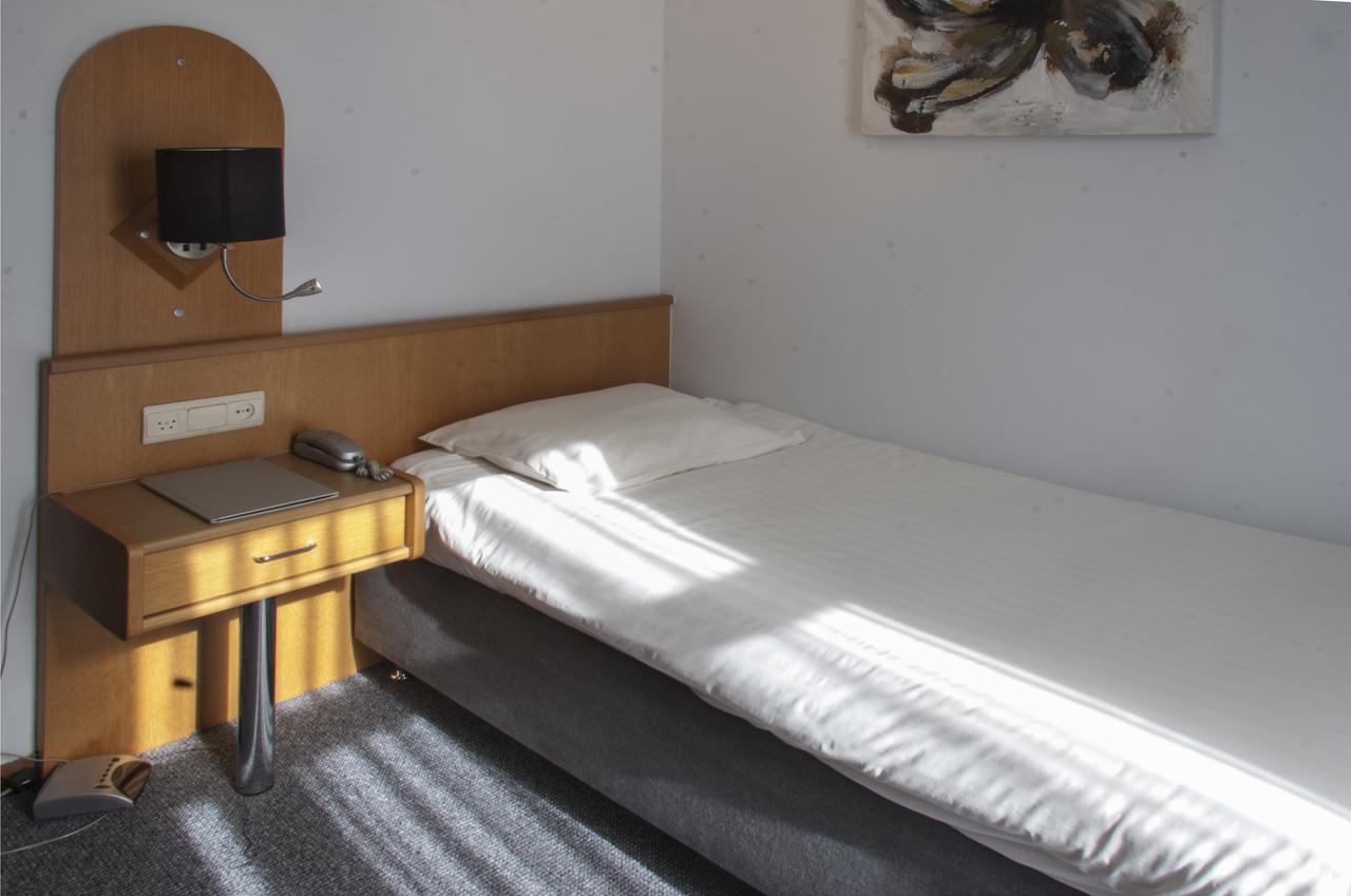 Hotel & Appartementen Royal Sas van Gent Exterior foto